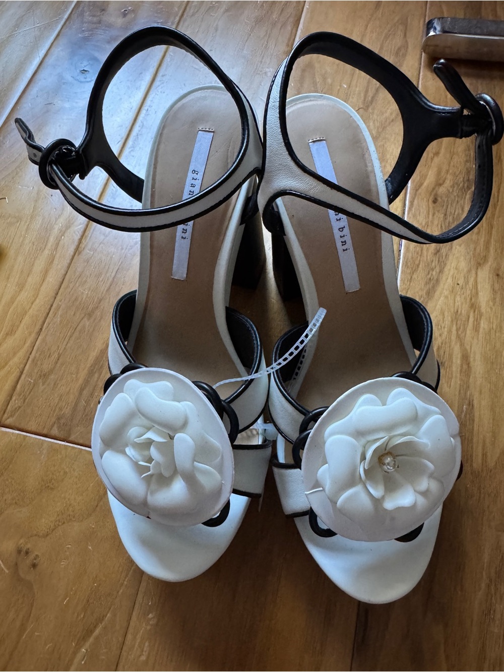 NWT Gianni Bini Brook Colorblock Flower Ornament Platform Sandals Sz 10 - Picture 3 of 6
